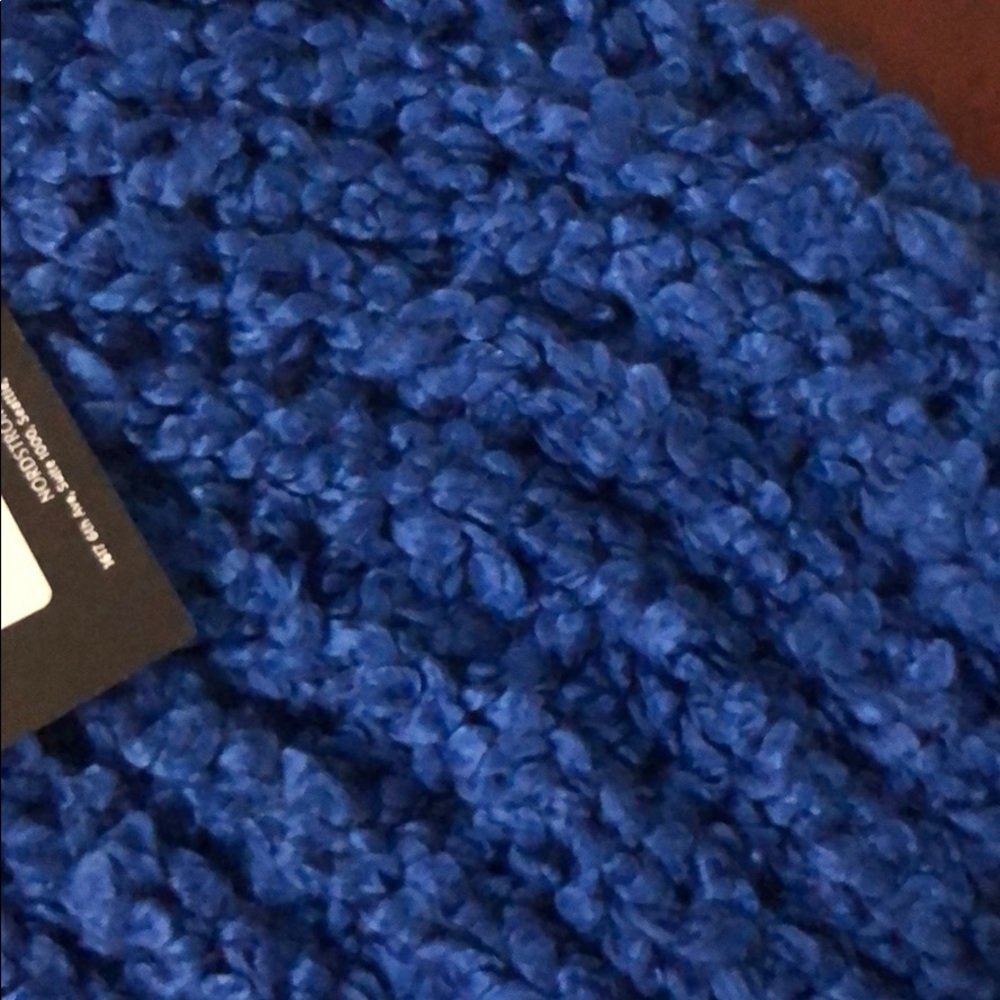 Blue hat - Picture 2 of 2